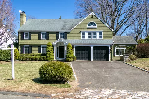131 Sasco Hill Rd, Fairfield, CT 06824