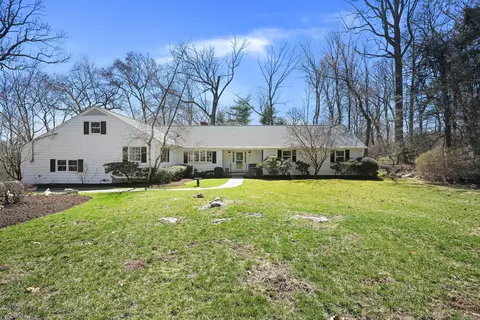 42 Mimosa Dr, Cos Cob, CT 06807