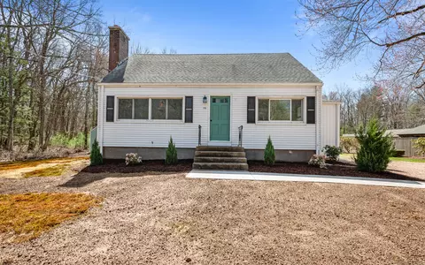 196 Lake St, Manchester, CT 06042