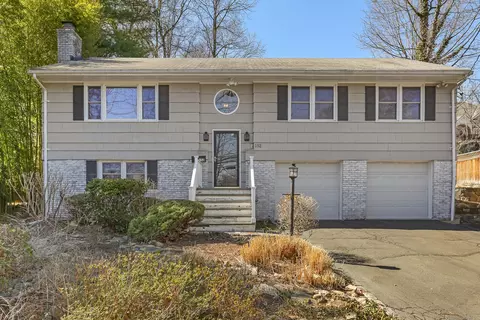 152 Valley Rd, Greenwich, CT 06807