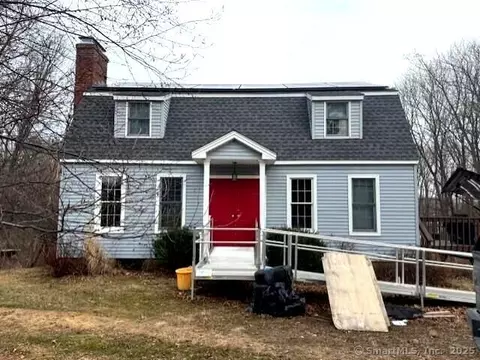 38 High St, Middlefield, CT 06455