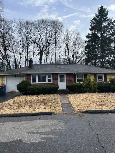 4 Converse Cir, Meriden, CT 06450