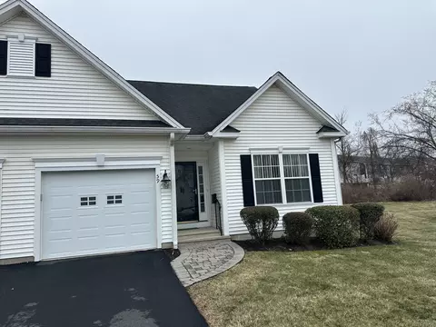 59 River Crest Dr #59, Plantsville, CT 06479