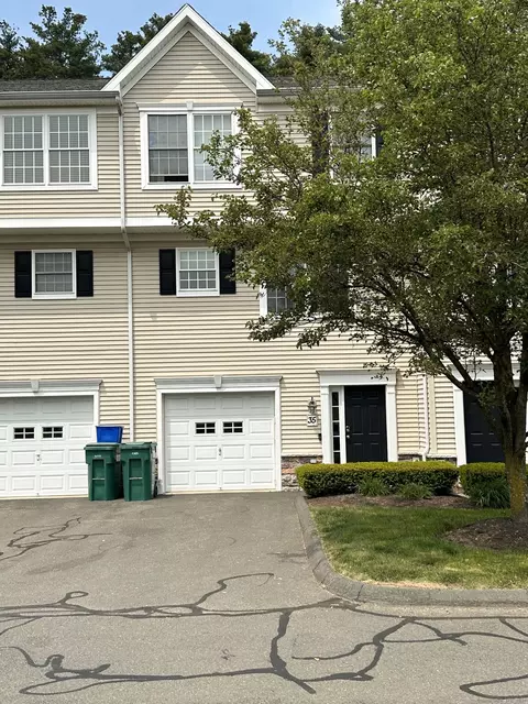 35 Nolan Cir #35, Manchester, CT 06042