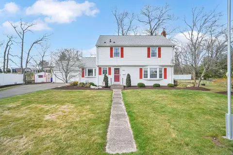 18 Wildwood Rd, Cromwell, CT 06416