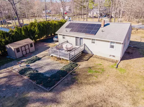 5 Mortimer Rd, Moosup, CT 06354
