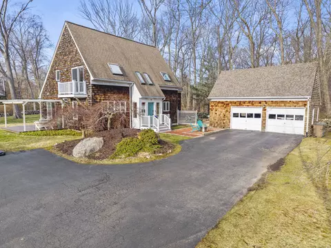 82 Old Black Point Rd # B, Niantic, CT 06357