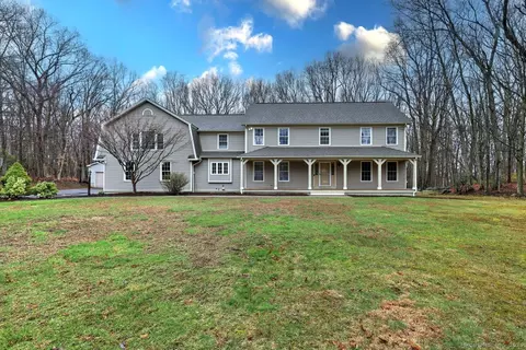 110 Far Mill Dr, Stratford, CT 06614