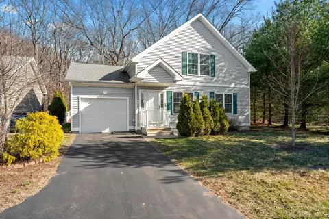 13 Mourning Dove Cir #13, New Haven, CT 06513