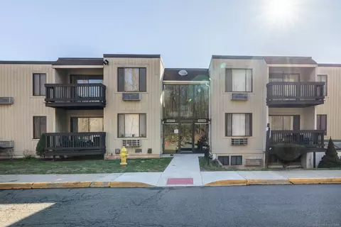 175 Mill Pond Rd #116, Hamden, CT 06514