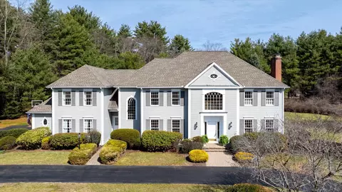 7 Whitman Pond Rd, Simsbury, CT 06070