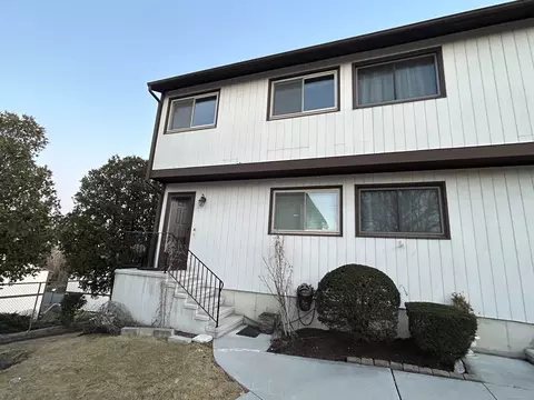 27 Crows Nest Ln #17A, Danbury, CT 06810