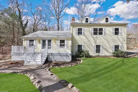 26 Great Quarter Rd, Sandy Hook, CT 06482
