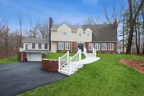 51 Laura Rd, Hamden, CT 06514