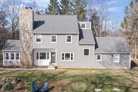 52 Flat Swamp Rd, Newtown, CT 06470