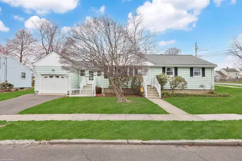 20 Morehouse Ave, Stratford, CT 06614