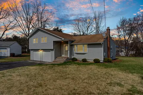40 Osage Rd, West Hartford, CT 06117