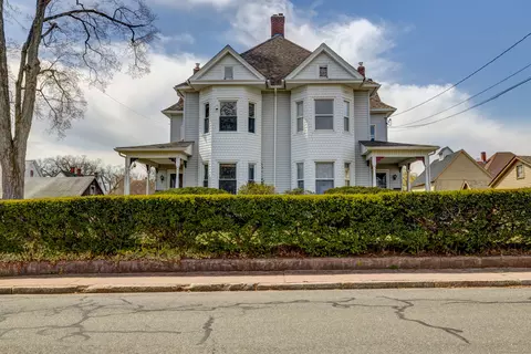 52 Arch St, Manchester, CT 06040