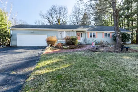 3 Mallard Dr, Bloomfield, CT 06002