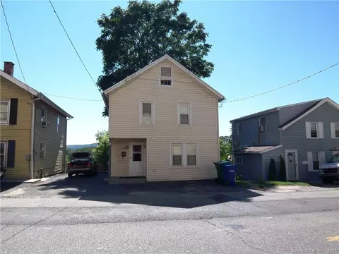 11 Housatonic Ave, New Milford, CT 06776