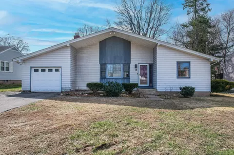 16 Bermuda Rd, Wethersfield, CT 06109