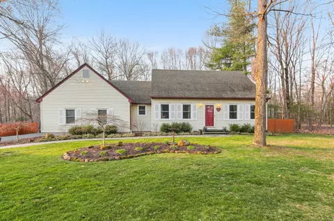 2 Cope Farms Rd, Farmington, CT 06032