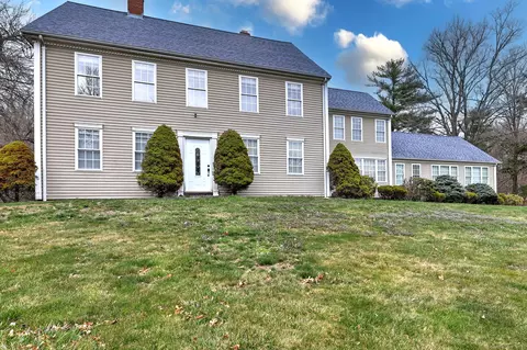 108 Tunxis Ave, Bloomfield, CT 06002