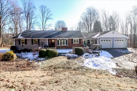 14 Elizabeth Ln, New Milford, CT 06776