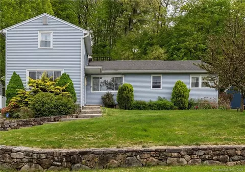 18 Rustic Rd, Ridgefield, CT 06877