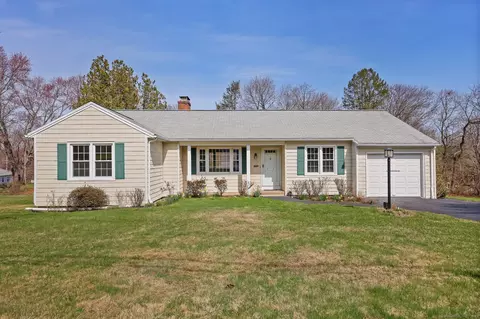 15 Arden Rd, Trumbull, CT 06611