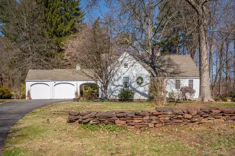 48 Burr Rd, Bloomfield, CT 06002