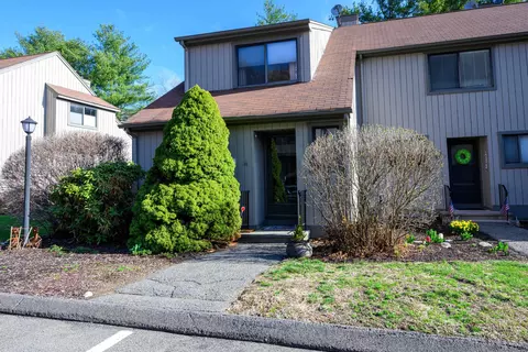 66 Cambridge Ct #66, Beacon Falls, CT 06403