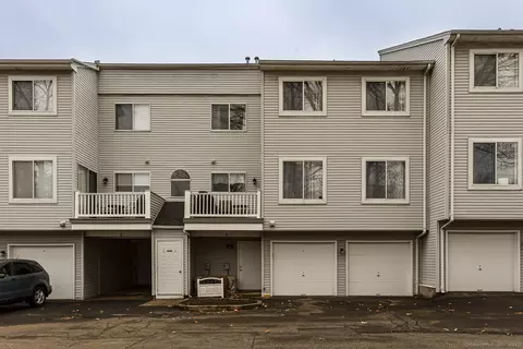 4 Staffordshire Commons Dr #4, Wallingford, CT 06492