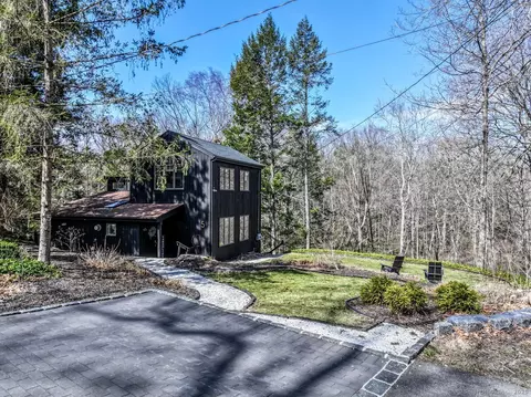 5 Short Ln, Sherman, CT 06784