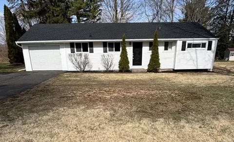 7 Crestview Rd, Tariffville, CT 06081