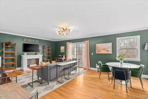 8 Silvermine Ave #7, Norwalk, CT 06850