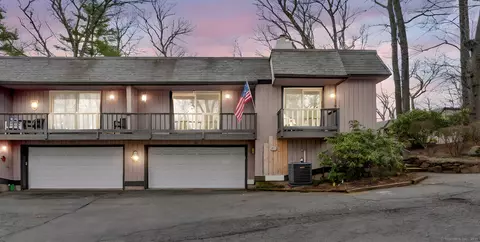 48 Coach Dr #48, Southington, CT 06489