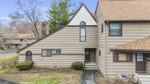 230 Thompson St #301, East Haven, CT 06513