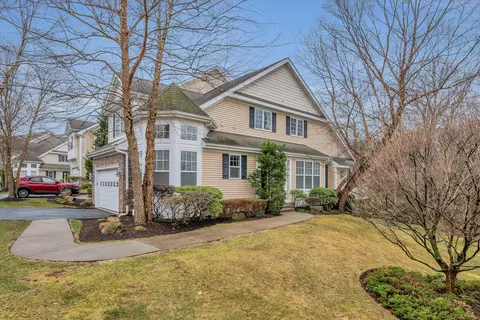 1 Dogwood Ct #1, Middlebury, CT 06762