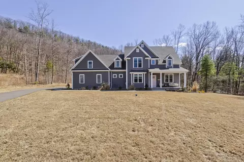 3 Metacomet Ln, Suffield, CT 06093