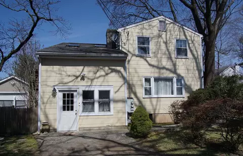 33 Almira Dr, Greenwich, CT 06831