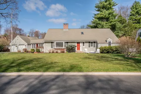 132 Cliffmore Rd, West Hartford, CT 06107
