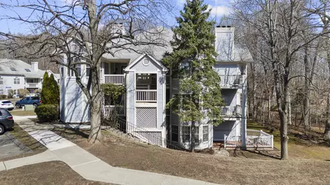75 Redwood Dr #1006, East Haven, CT 06513