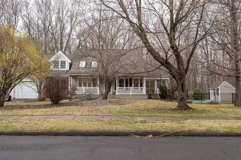 1 Collin Ct, Wallingford, CT 06492