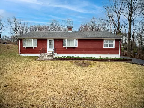 435 W Shepard Ave, Hamden, CT 06514