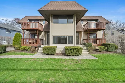 1242 Hope St #2, Stamford, CT 06907