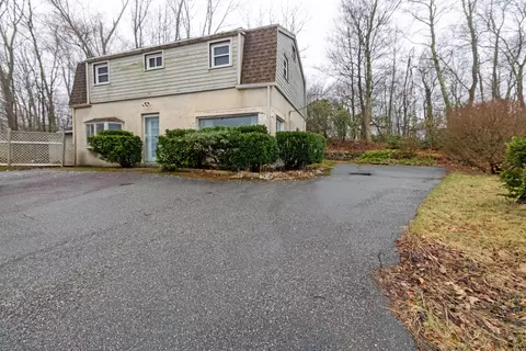 383 Moodus Rd, East Hampton, CT 06424