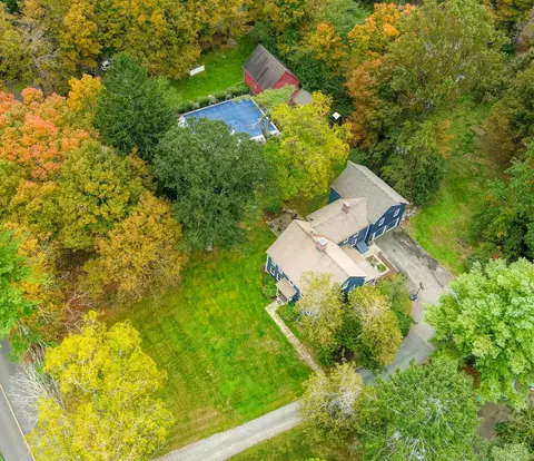 40 Flat Swamp Rd, Newtown, CT 06470