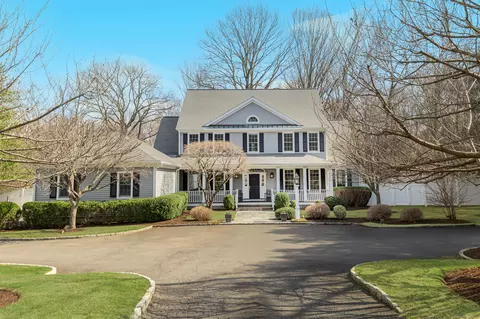 32 Barry Ave, Ridgefield, CT 06877