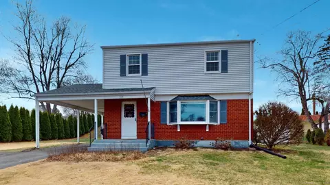 203 Green Manor Rd, Enfield, CT 06082